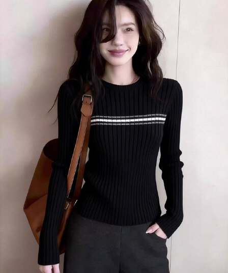 빛 럭셔리 검정색 스트라이프 니트 스웨터 여성 긴 소매 몸매 가꾸기 슬림해 보이는 출퇴근 맨위 2026 가을 새로운 작은 대중 다용도