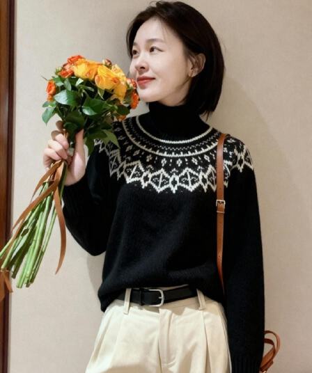 공정한 섬 검정색 레트로 반하이넥 풀오버 스웨터 여자 가을 겨울 느긋한 바람 부드러운 찹쌀 두꺼운 너구리 플러시 니트 스웨터