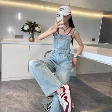 批发减龄牛仔背带裤<b class='q'>女</b>2025春夏新款韩版高腰显瘦直筒宽松阔腿连体长裤