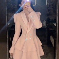 批发法式气质轻奢高级感巨好看大方得体正式场合端庄粉色西装<b class='q'>连衣裙</b>秋