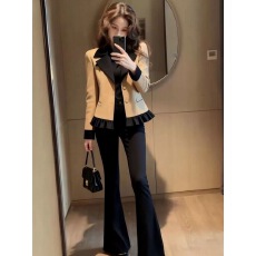 批发秋装2025新款<b class='q'>女款</b>独特超好看气质掐腰荷叶边拼接卡其色西装短外套