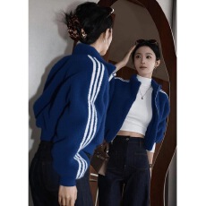 批发秋冬今年流行漂亮小香风轻奢高级超好看减龄紫色羊羔毛加绒外套女