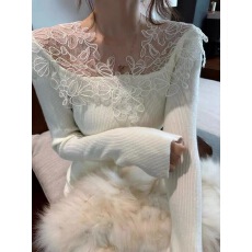 批发<b class='q'>蕾丝</b>刺绣拼接<b class='q'>打底衫</b>上衣女秋冬法式温柔风修身内搭一字领长袖T恤