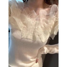 批发<b class='q'>秋</b>冬法式洋气蕾丝拼接长袖套头德绒打底衫女款气质修身显瘦针织衫