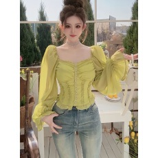 批发纯欲一字肩<b class='q'>长袖</b>露肩衬衫女春季设计感收腰显瘦短款泡泡袖法式上衣