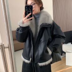 批发独特漂亮的冬装黑色翻领毛绒机车服加厚保暖羊羔绒夹克外套女