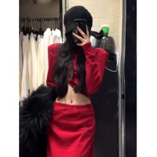 批发新年红纯欲风性感露腰短上衣女秋冬新款高腰包臀<b class='q'>半身</b><b class='q'>长裙</b>时尚套装