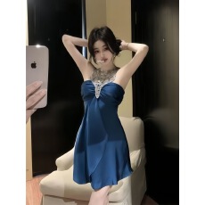 批发纯欲风性感缎面挂脖连衣裙女<b class='q'>设计</b>感修身显瘦抹胸吊带裙