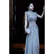 批发2026新款独特漂亮长裙法式气质小香风高级感度假风碎花<b class='q'>连衣裙</b>