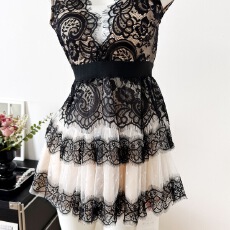 批发新款<b class='q'>连衣裙</b>网纱拼接蕾丝<b class='q'>连衣裙</b>优雅设计感短裙 带胸垫