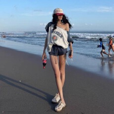 批发韩风chic一整套又酷又飒穿搭套装女<b class='q'>夏</b>露肩宽松T恤高腰热裤两件套