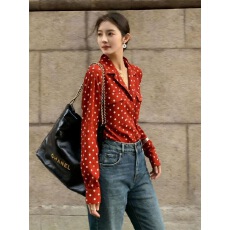 批发独特超好看的红色<b class='q'>波点</b>长袖<b class='q'>衬衫</b>女2026超火减龄港风穿搭高级感上衣