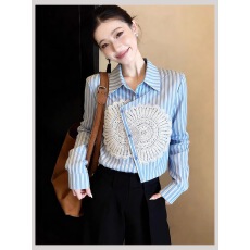 批发法式小资<b class='q'>轻熟</b>独特绝美上衣轻奢高级感巨好看蓝色蕾丝拼接衬衫女春