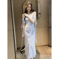 批发巨好看露肩<b class='q'>衬衫</b>连衣裙女夏季少女感<b class='q'>蝴蝶结</b>飘带条纹长裙2026夏新款