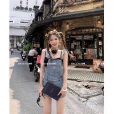 批发美式复古牛仔背带裙女夏季新款甜酷辣妹设计感小众百搭显瘦<b class='q'>连衣裙</b>