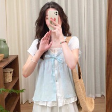 批发夏季清新木耳边小飞袖内搭短袖女新款<b class='q'>时尚</b>蕾丝边拼接假两件上衣潮