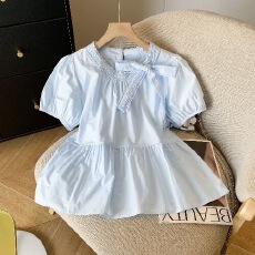批发蓝色温柔风系带蝴蝶结<b class='q'>衬衫</b>女夏款遮肚子裙摆娃娃衫甜美泡泡袖上衣