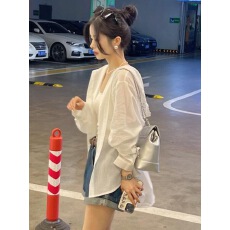 批发白色薄款长袖连帽防晒<b class='q'>衬衫</b>女2026新款夏季雪纺衫海边外搭开衫上衣