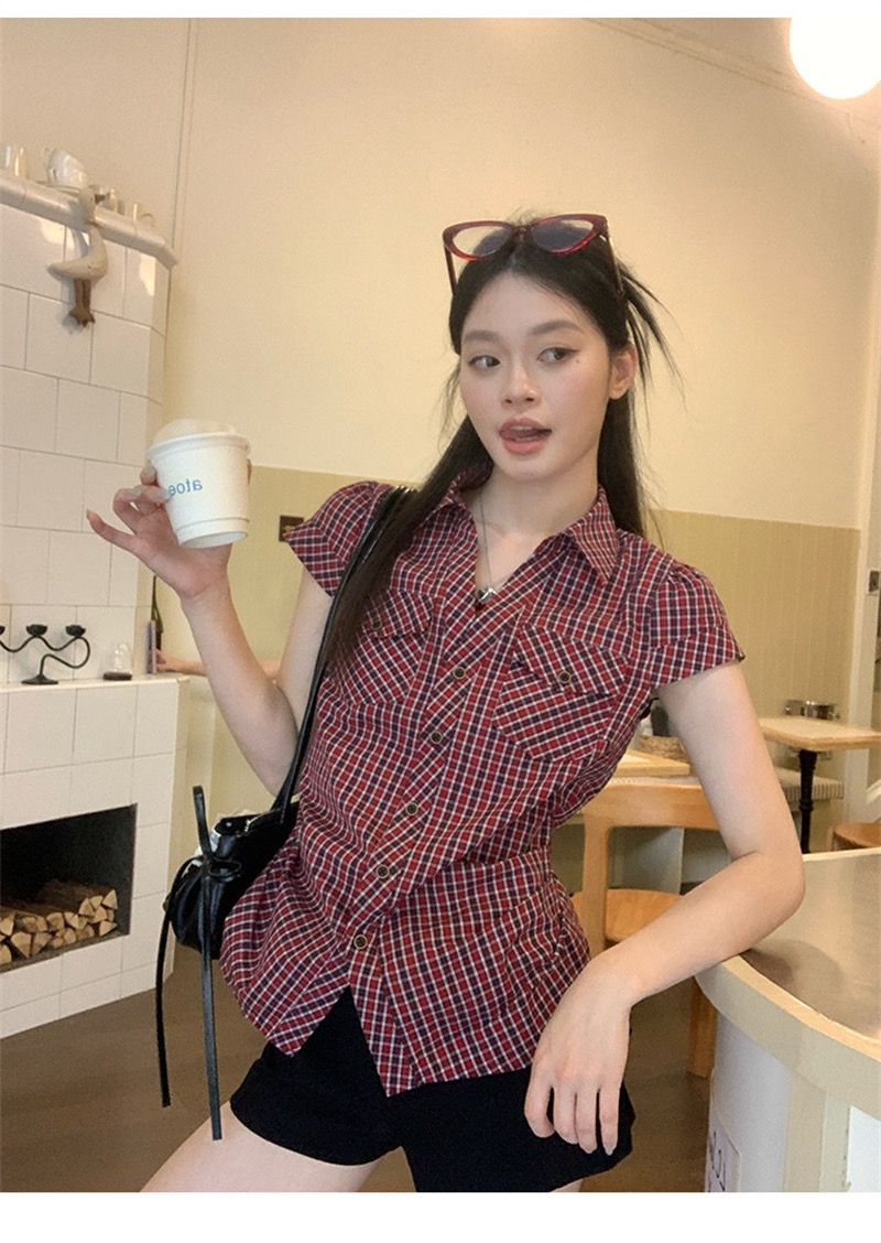 빨간색 체크무늬 반팔 셔츠 허리 수축 몸매 가꾸기 한 부서 디자인 센스 작은 대중 맨위
