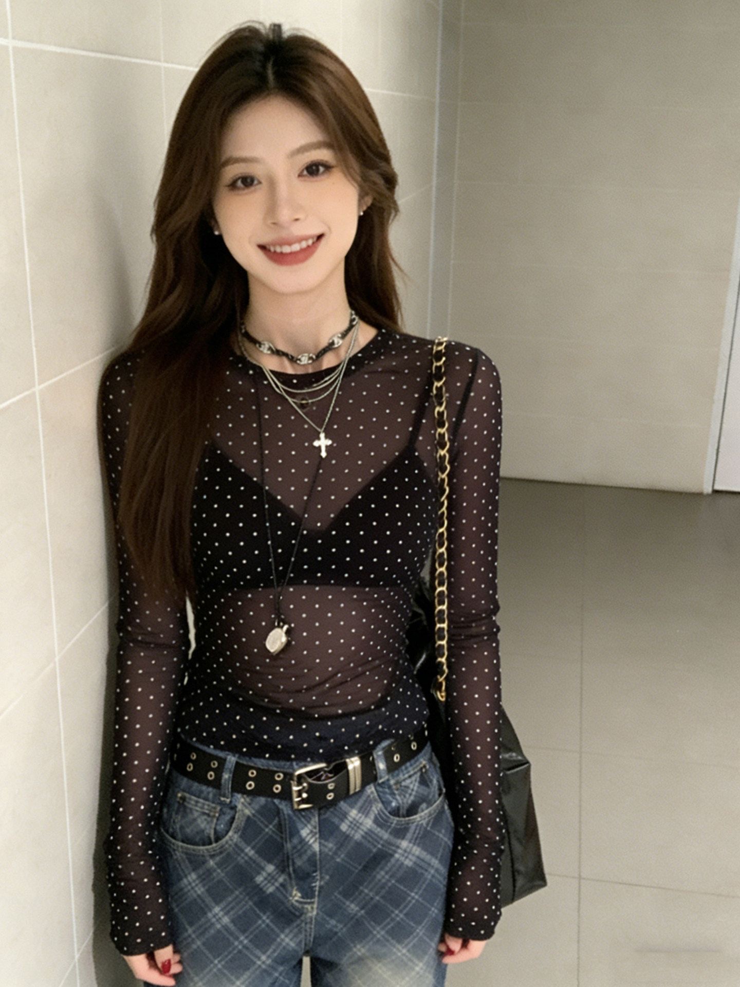 도트 무늬 검정색 핫걸 망사 섹시함 긴팔 티셔츠 여성 여름 얇은 스타일 몸매 가꾸기 슬림해 보이는 자외선 차단 다용도 맨위 ins