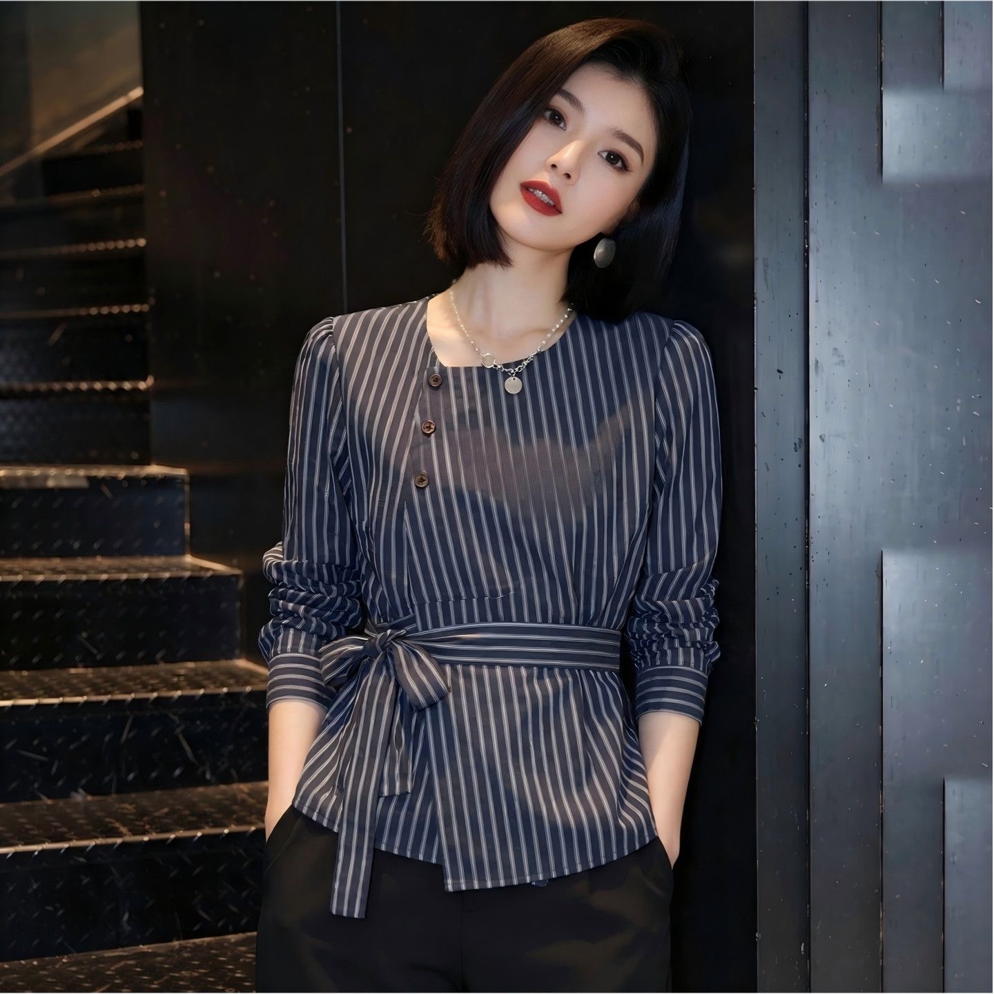 출퇴근 다용도 스트라이프 허리 수축 긴팔 맨위 2026 봄 새로운 패션 품격 얇은 스타일 긴팔 셔츠