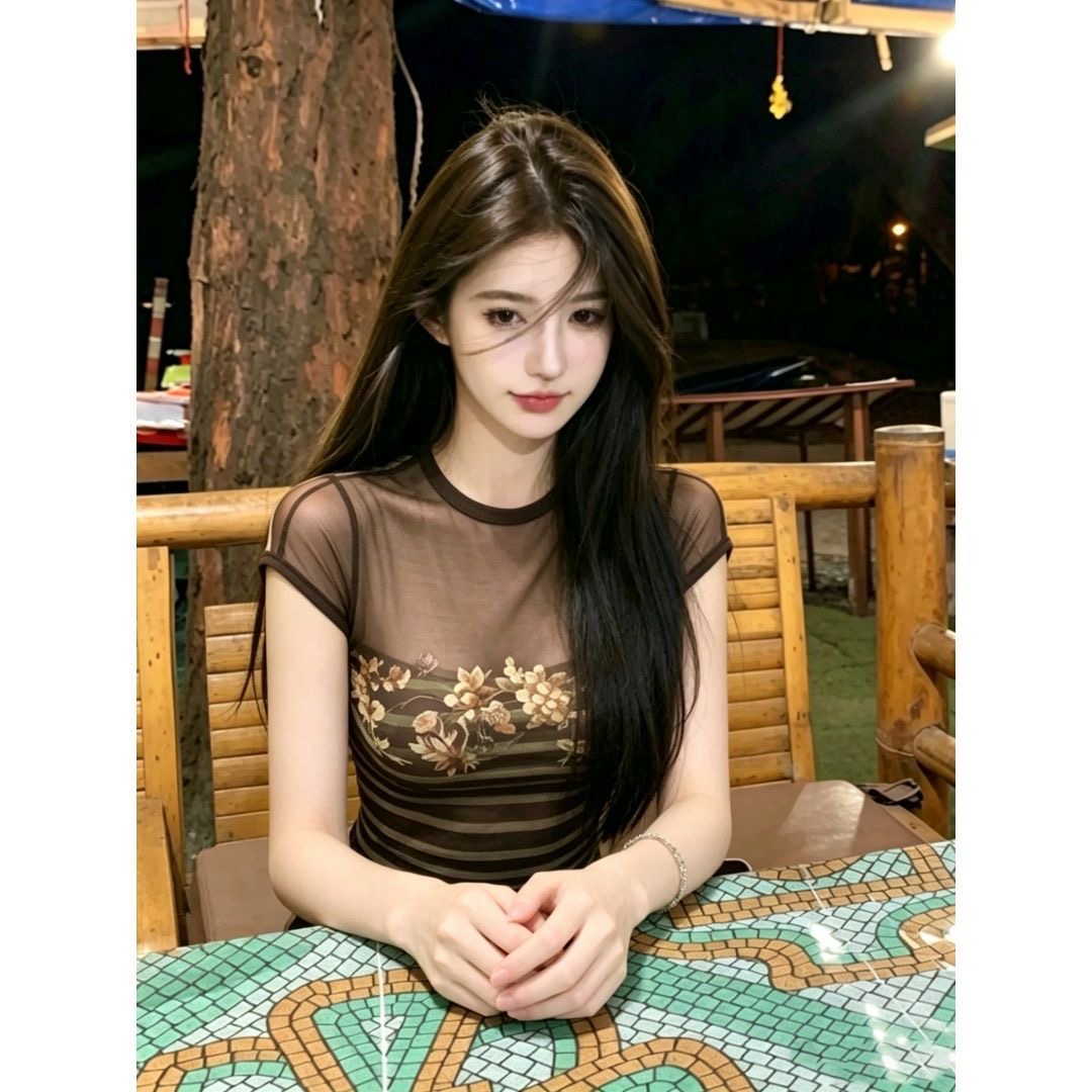 핫걸 바람 디자인 센스 프린트 반팔 티셔츠 여성 여름 새로운 디자인 센스 몸매 가꾸기 슬림해 보이는 다용도 쇼트 스타일 맨위