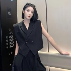 批发新品2026春秋款韩版休闲短款无袖西服外套女春秋百搭修身马甲女装