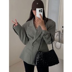 批发韩系灰色收腰西装外套女2026年<b class='q'>设计</b>感一粒扣气质西服休闲上衣秋