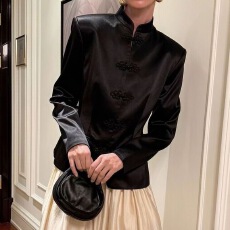 批发新中式复古黑色缎面立领盘扣修身<b class='q'>西装</b>女2026秋季老钱风设计感外套