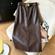 批发咖色PU皮半身裙女秋季2026新款中长a字包臀裙气质高级感直筒皮裙