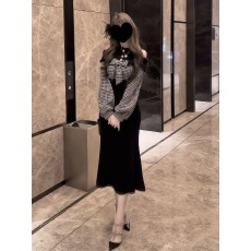 批发清楚系初秋<b class='q'>甜美</b>蝴蝶结露肩拼接长袖格纹收腰鱼尾连衣裙