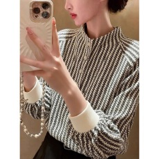 批发冬季独特超好看洋气减龄上衣韩系小众轻奢不撞款高级感条纹打底衫