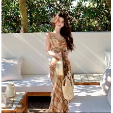 雾棕织笺法式慵懒荡领无袖格纹印花垂感蕾丝拼接长裙