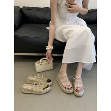 2026年新款一字凉拖鞋女夏季外穿草编厚底小个子增高坡跟沙滩拖鞋