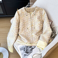 批发实拍新中式古风气质改良盘扣提花拼接长袖开衫织锦重工国风女外套