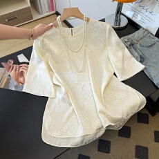 批发实拍新中式新款复古圆领斜襟盘扣重工提短袖开叉圆弧下摆国风上衣