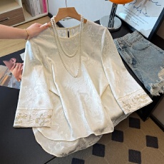 批发实拍新中式复古圆领斜襟盘扣重工提花刺绣中袖开叉圆弧下摆女上衣