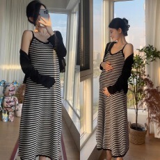 批发新品2026年夏季<b class='q'>新款</b>条纹针织吊带连衣裙+防晒衣<b class='q'>孕妇</b><b class='q'>套装</b>