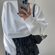 批发已出货    百合心形绣花卫衣