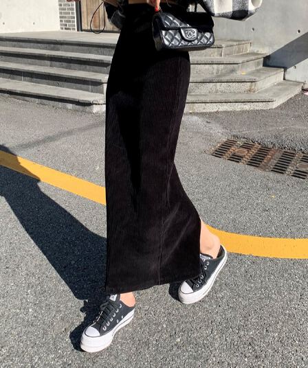 있음 선적 코듀로이 치마 인터넷 유명인 검정색 이후 트임 몸매 가꾸기 슬림해 보이는 하이웨이스트 타이트 스커트 반신 스커트 여성