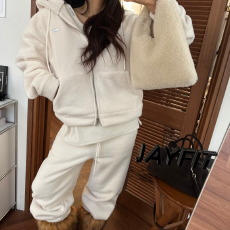 批发<b class='q'>韩版</b>摇粒绒加厚连帽拉链<b class='q'>休闲</b>外套+裤子两件套
