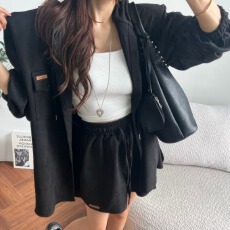 批发已出货   磨砂绒套装宽松连帽上衣外套+松紧腰<b class='q'>短裤</b>两件套