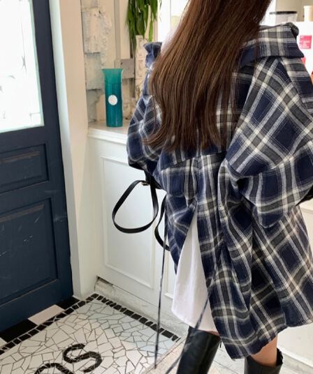 있음 선적 레트로 체크무늬 뒤에 트임 스트랩 셔츠
