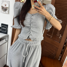 批发新款   木耳边纽扣开衫短袖上衣+直筒长裤休闲<b class='q'>套装</b>