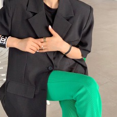 批发已出货    时尚气质宽松后开叉短袖西装外套女薄款