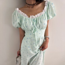 批发已出货     法式复古泡泡袖甜美气质性感开叉碎花<b class='q'>连衣裙</b>
