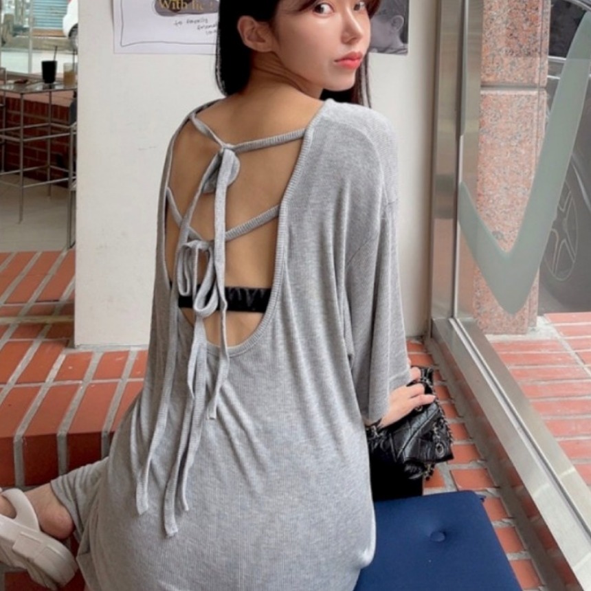 있음 선적 미니멀리즘 백리스 여성 드레스 루즈핏 슬림해 보이는 트임 티셔츠 리브 치마 여름 무릎 아래 롱 스커트
