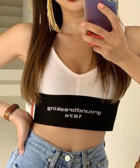 있음 선적 다용도 패치워크 검은 색 테두리 알파벳 프린트 쇼트 스타일 스포티 한 작은 조끼