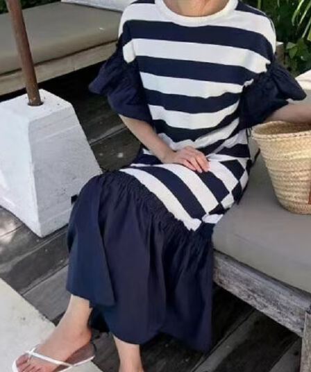 있음 선적 고급 센스 스트라이프 패치워크 여성 드레스 중간 길이 Feifei 소매 프릴 슬림해 보이는 다용도
