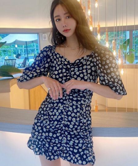 있음 선적 신선함 꽃무늬 주름 드레스 오프숄더 거품 소매 허리 수축 미니 스커트 여성